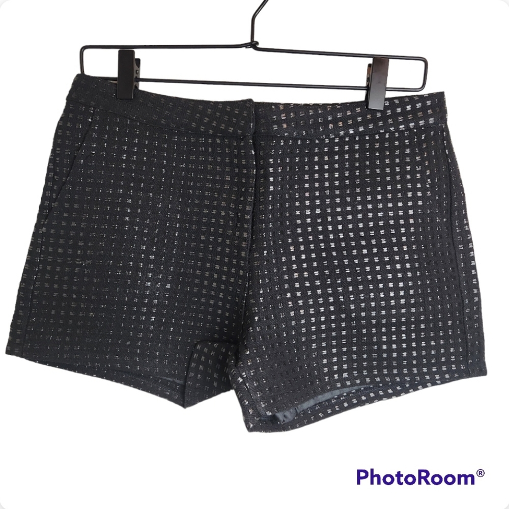 New Very J Women’s Shorts Black Size Large Textured Pockets Lined